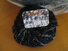 Strickwolle Grundfarbe schwarz