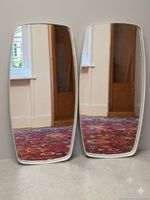 Deux miroirs moderne, forme ovale, blanc, métal