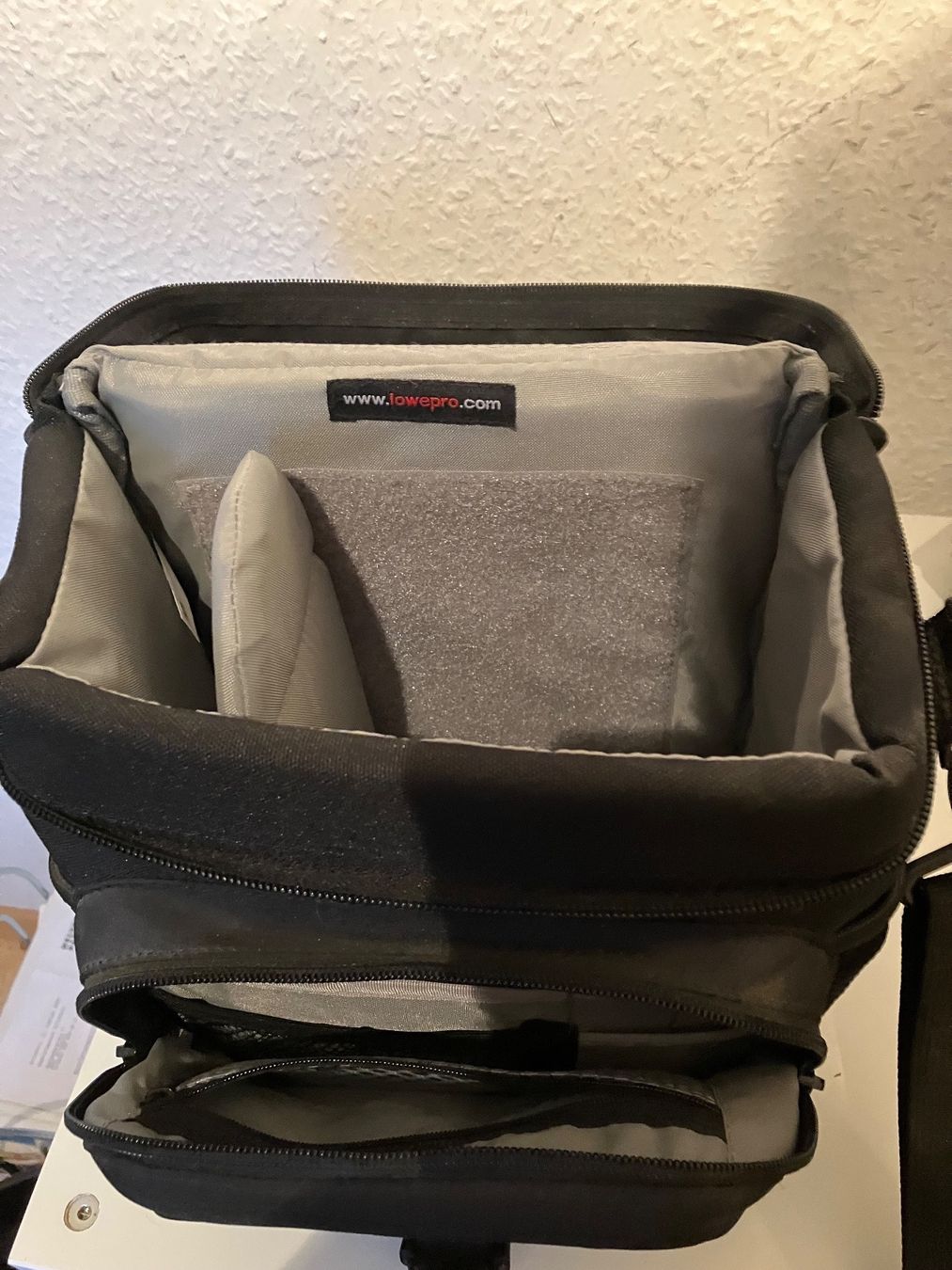 Lowepro Borse: Fototasche Lowepro Nova 2 AW – Usato da Walliswil-Nbipp venduto da Waggis52 1