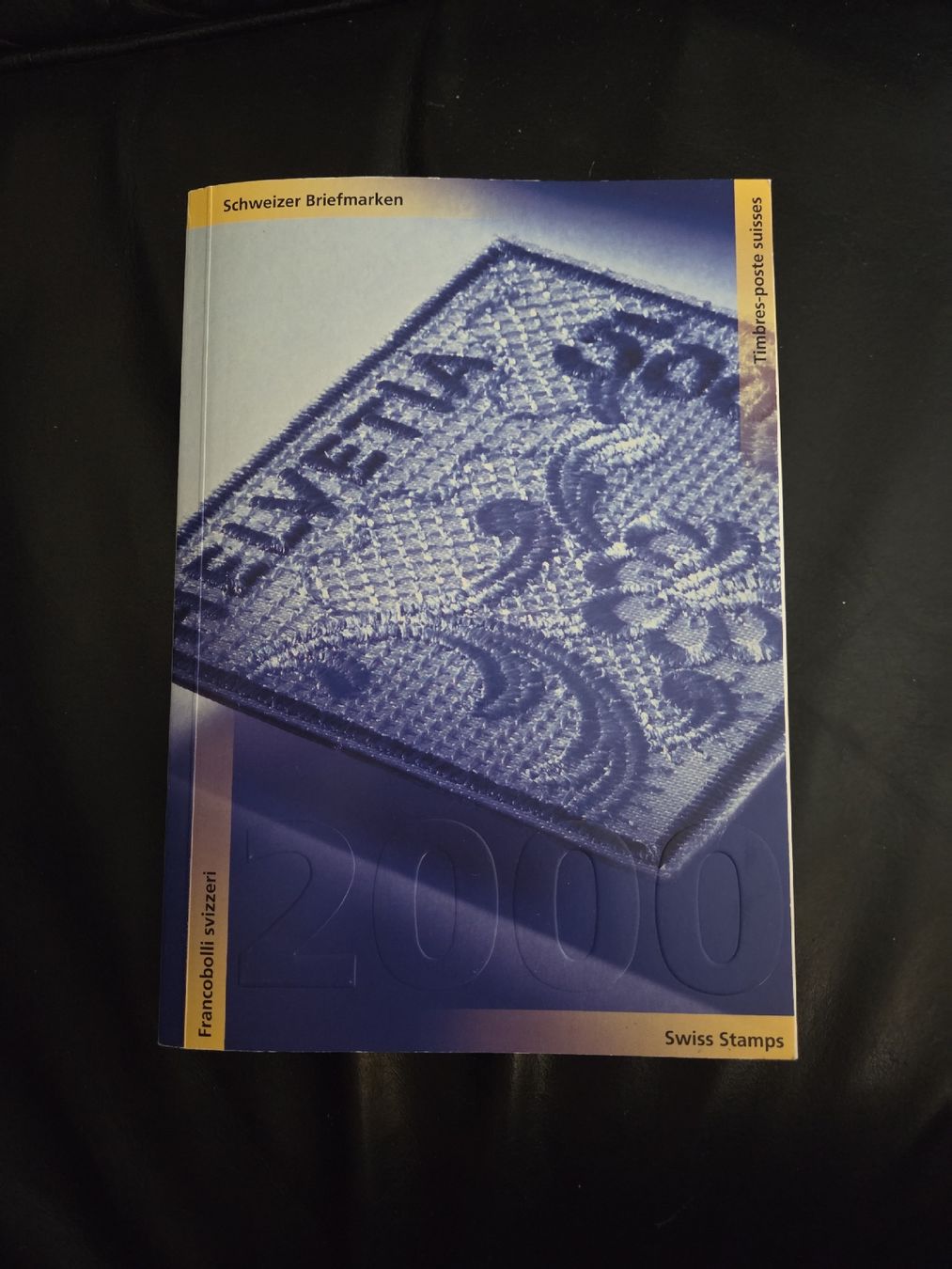 Alle Briefmarken: Schweizer Briefmarken Buch Jahr 2000 – Gebraucht aus Riehen von str_2msn