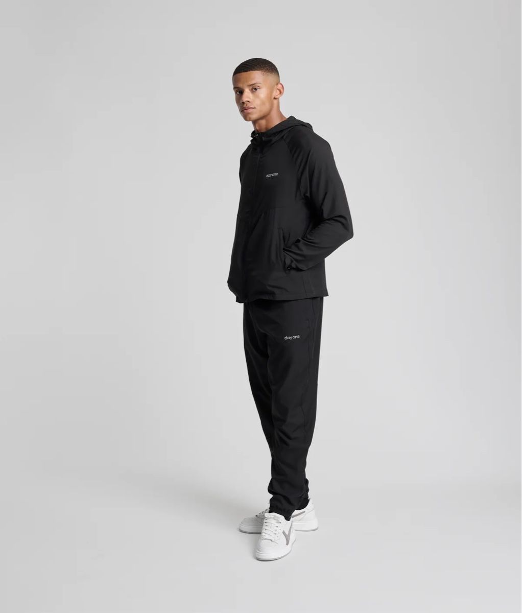 Completi, tute sportive e funzionali: Day one Performance Tracksuit L  – Nuovo (secondo la descrizione) da Rümlang venduto da svent 1