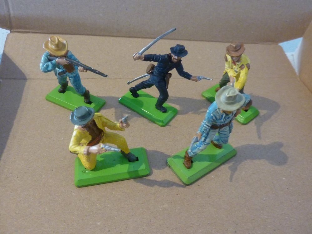 Figurine Cowboy Britains 1/32 D'occasion – Manque Le Bout Du Pistolet, Bon état Général