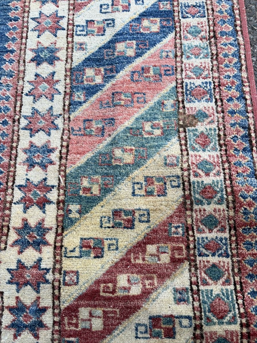 Teppiche: Farbenfroher Orient Teppich – Gebraucht aus Wängi von Tesimo 3
