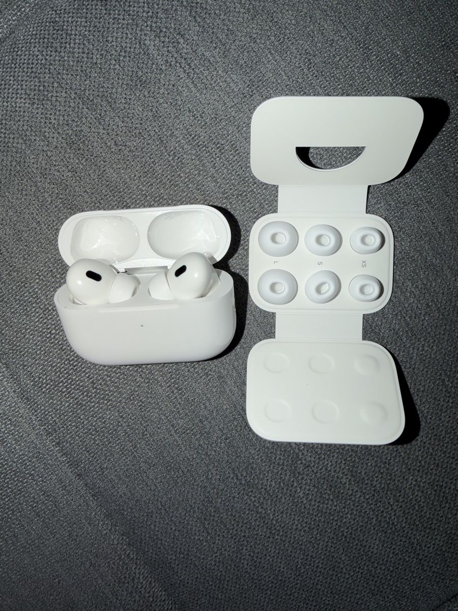 Apple Kopfhörer: Apple AirPods Pro 2nd Generation USB-C – Neu (gemäss Beschreibung) aus Härkingen von ana.bb