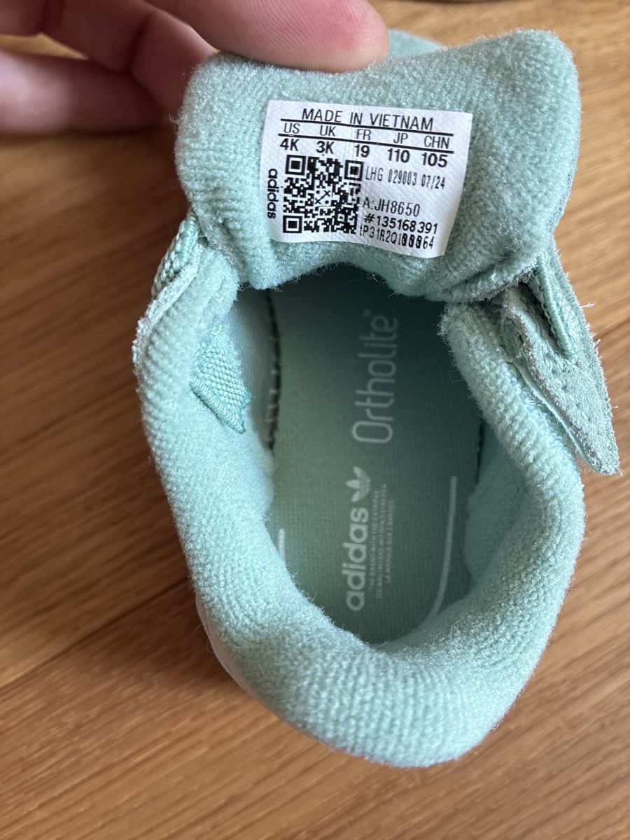 Adidas Scarpe per ragazzi: Kinder Turnschuhe Adidas hellblau Grösse 19 – Nuovo (secondo la descrizione) da Dürnten venduto da had0. 3