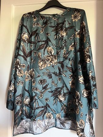 Blouse Max Mara florale bleu taille 38 comme neuve 100% soie