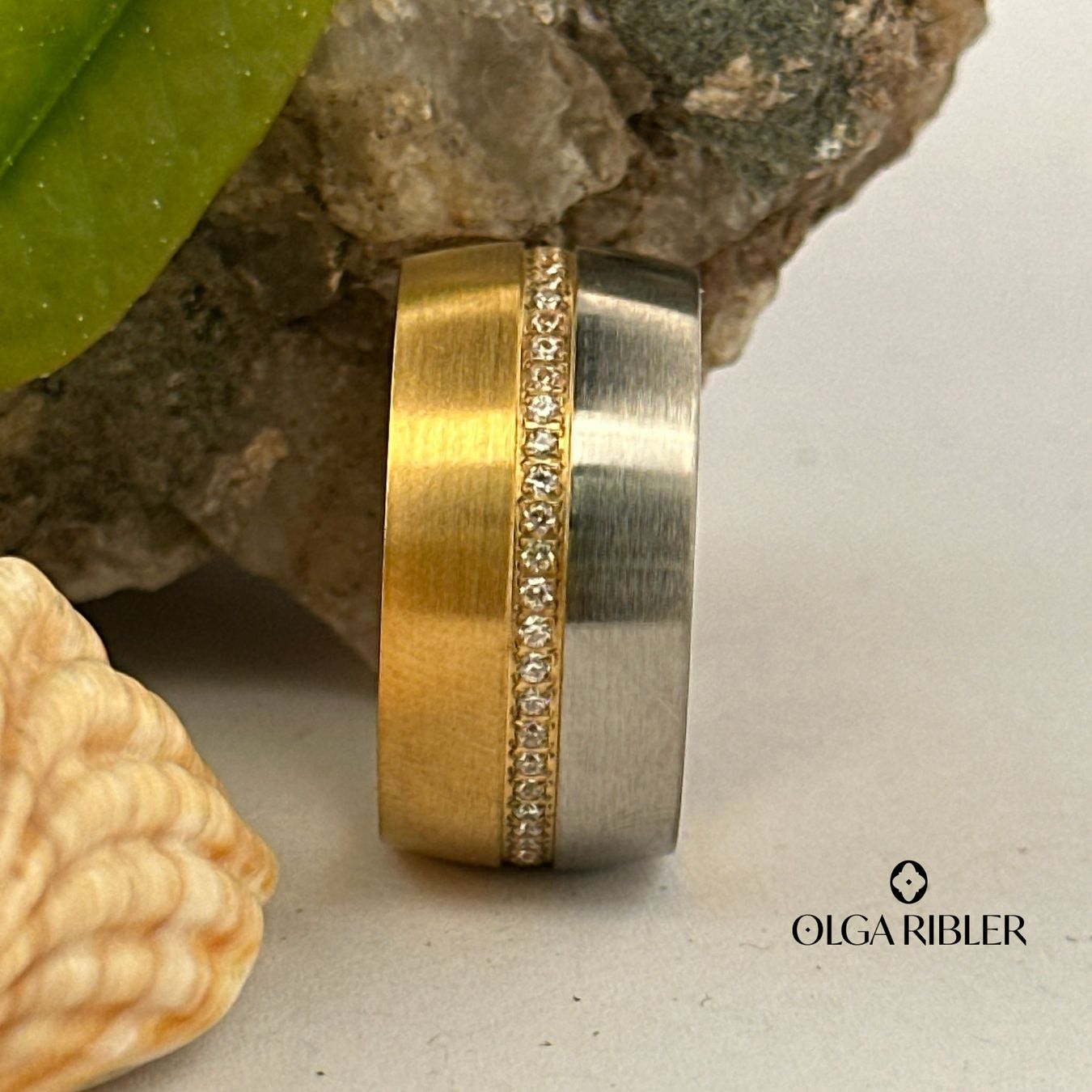 Olga Ribler Anelli: 12 mm breiter Ring Stahlring bicolor, Grösse 60 – Nuovo (secondo la descrizione) da Luzern venduto da Schmuckoutlet 3