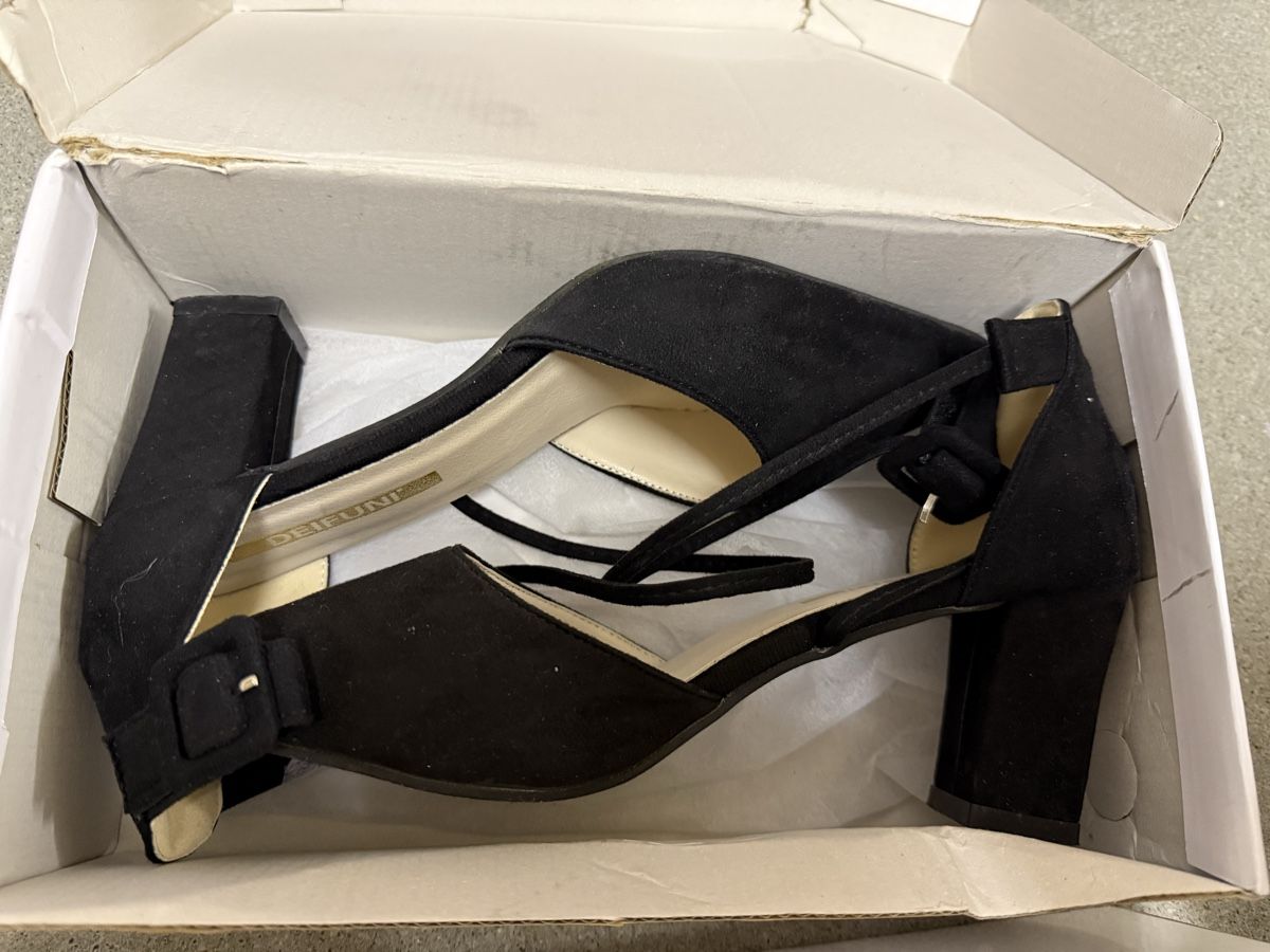 Scarpe da donna: Schwarze Wildlederimitat-Pumps mit Block, Grösse 38 – Usato da Dübendorf venduto da alb_7rn8 1