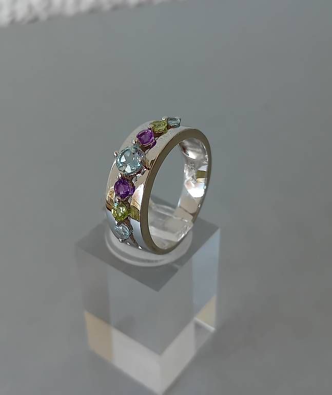 Anelli: Ring mit Blautopas in 375 Weissgold – Usato da Stans venduto da wer_fd5f 2