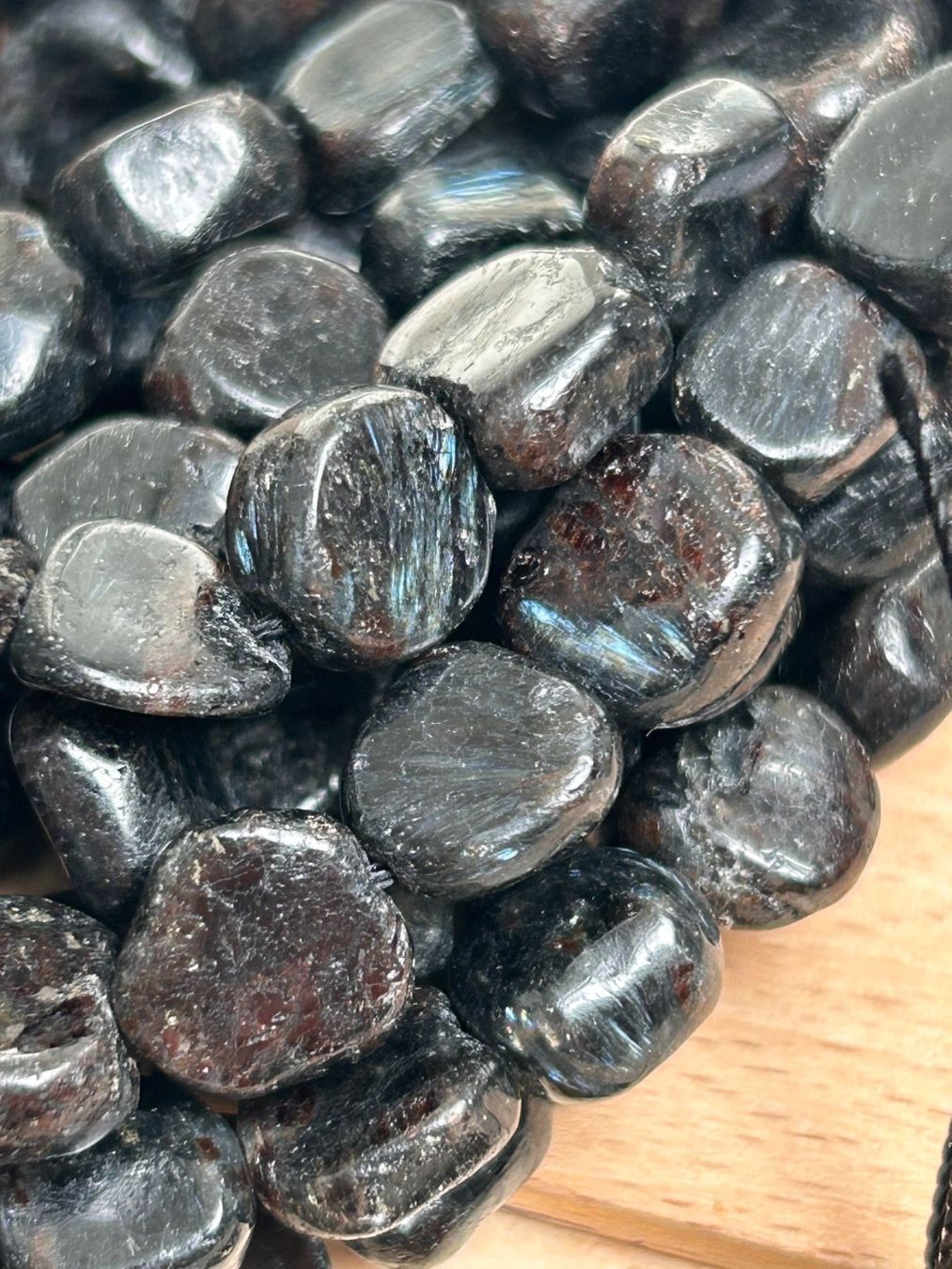 Pietre preziose: Strang echte Astrophyllite Nuggets / stone 8-10 mm – Nuovo e nell'imballaggio originale da Niederrohrdorf venduto da Ytobi