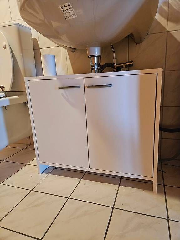 Armadi: Badschrank – Usato da Buchberg venduto da sta_5jph