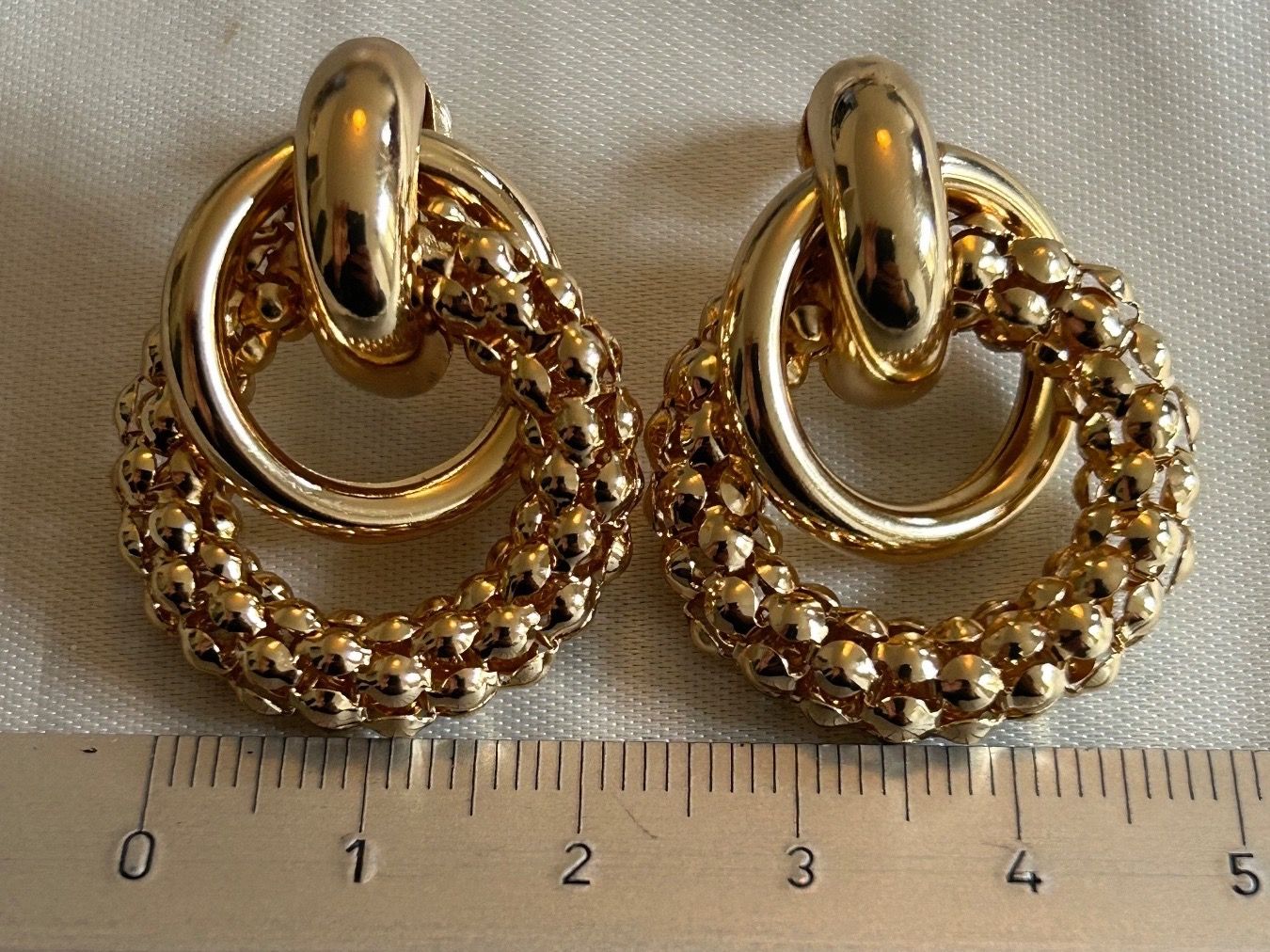 Orecchini pendenti & Orecchini a lobo: Goldene Statement Ohrringe aus Edelstahl – Nuovo e nell'imballaggio originale da Bern venduto da FreitagsSachen22 2