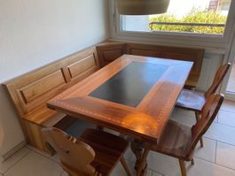 Eckbank Nussbaum massiv mit Schiefertisch
