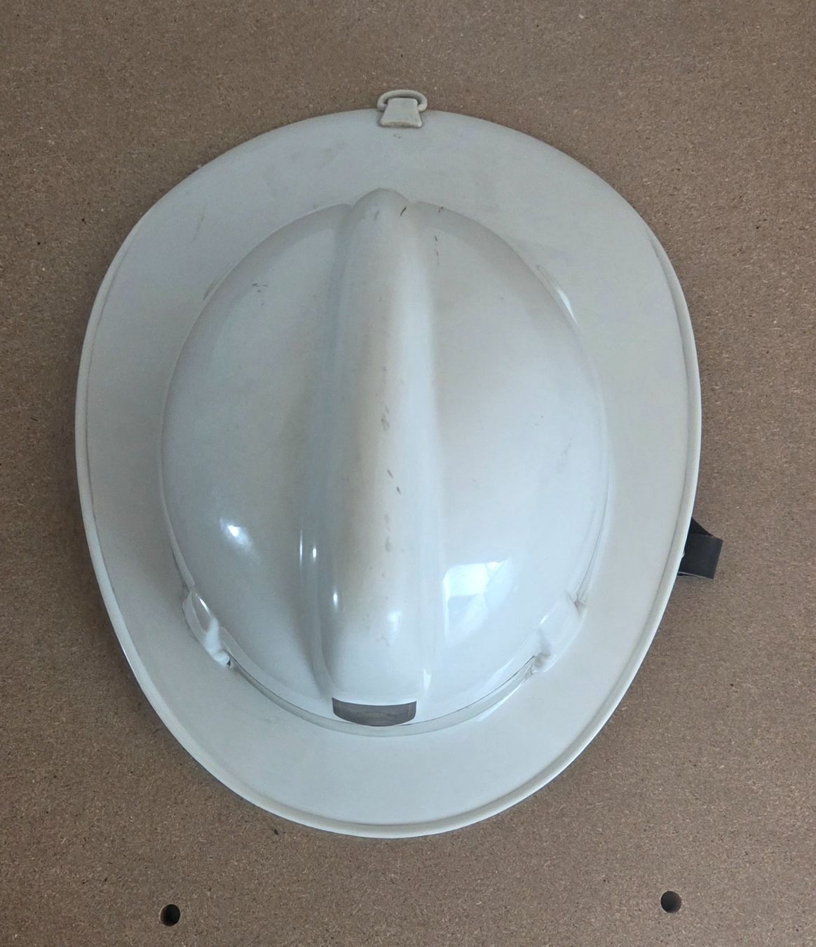 Abbigliamento & accessori d'epoca: Schweizer Schutzhelm weiss – Usato da Grellingen venduto da S.J.1. 1