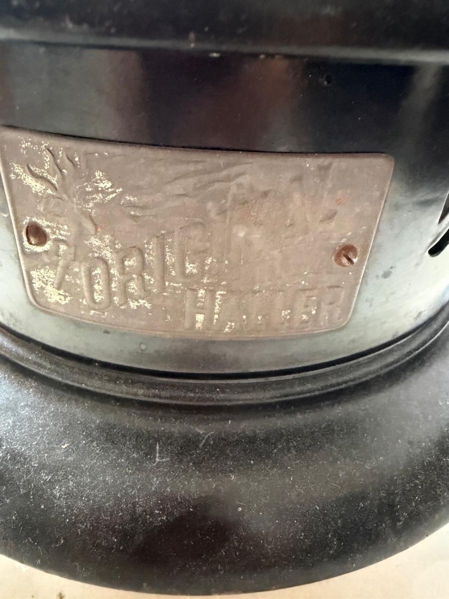 Altri mobili d'antiquariato: Ofen, Gaskocher, mit Messingplakette, Höhe ca 80cm – Usato da Zürich venduto da Privat_13 1