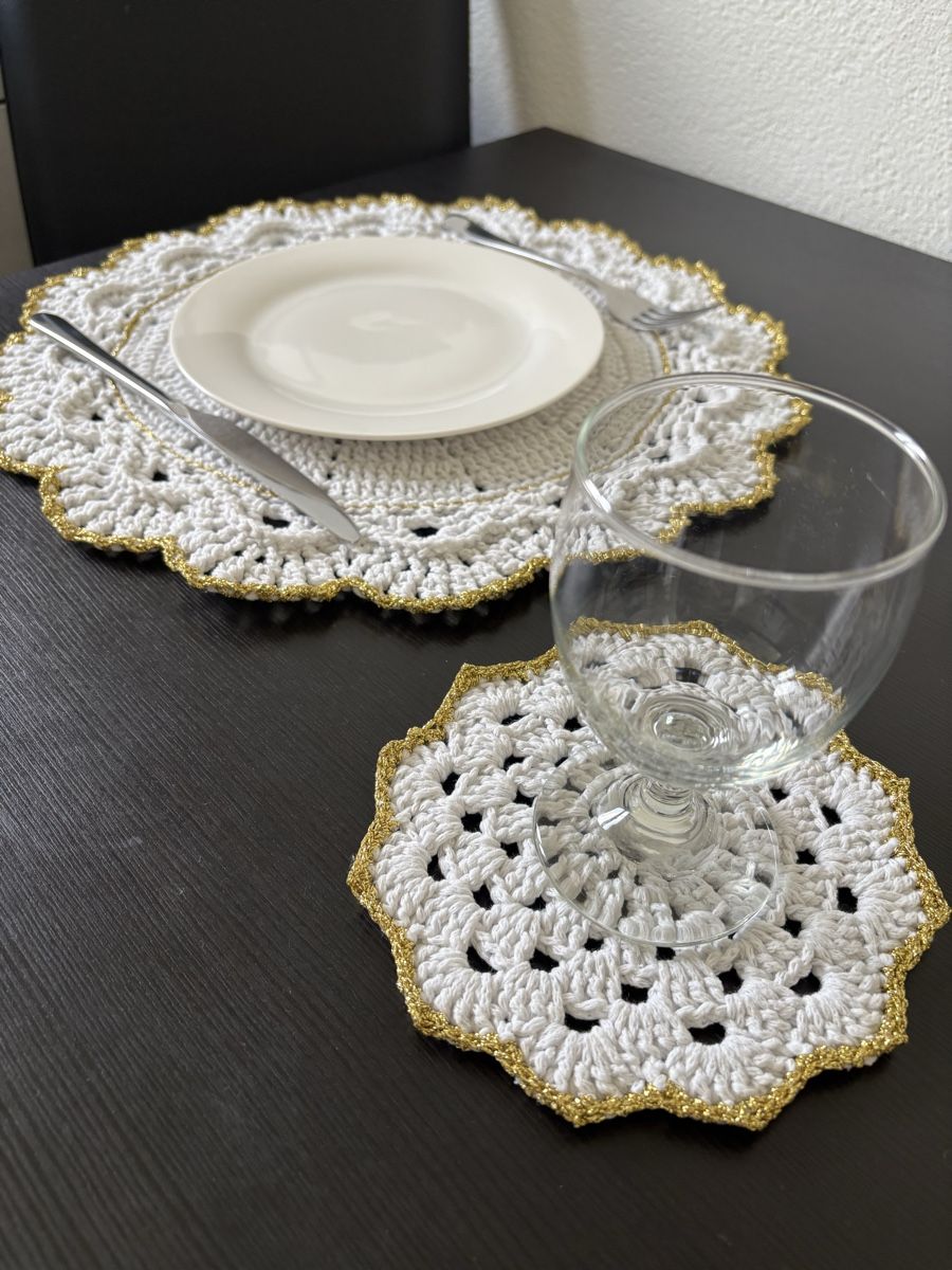 Set di tavolo e panche: Platzset/Tischunterlagen/Platzdeckchen/Häkeldecke – Nuovo (secondo la descrizione) da Grenchen venduto da mar_hhk8