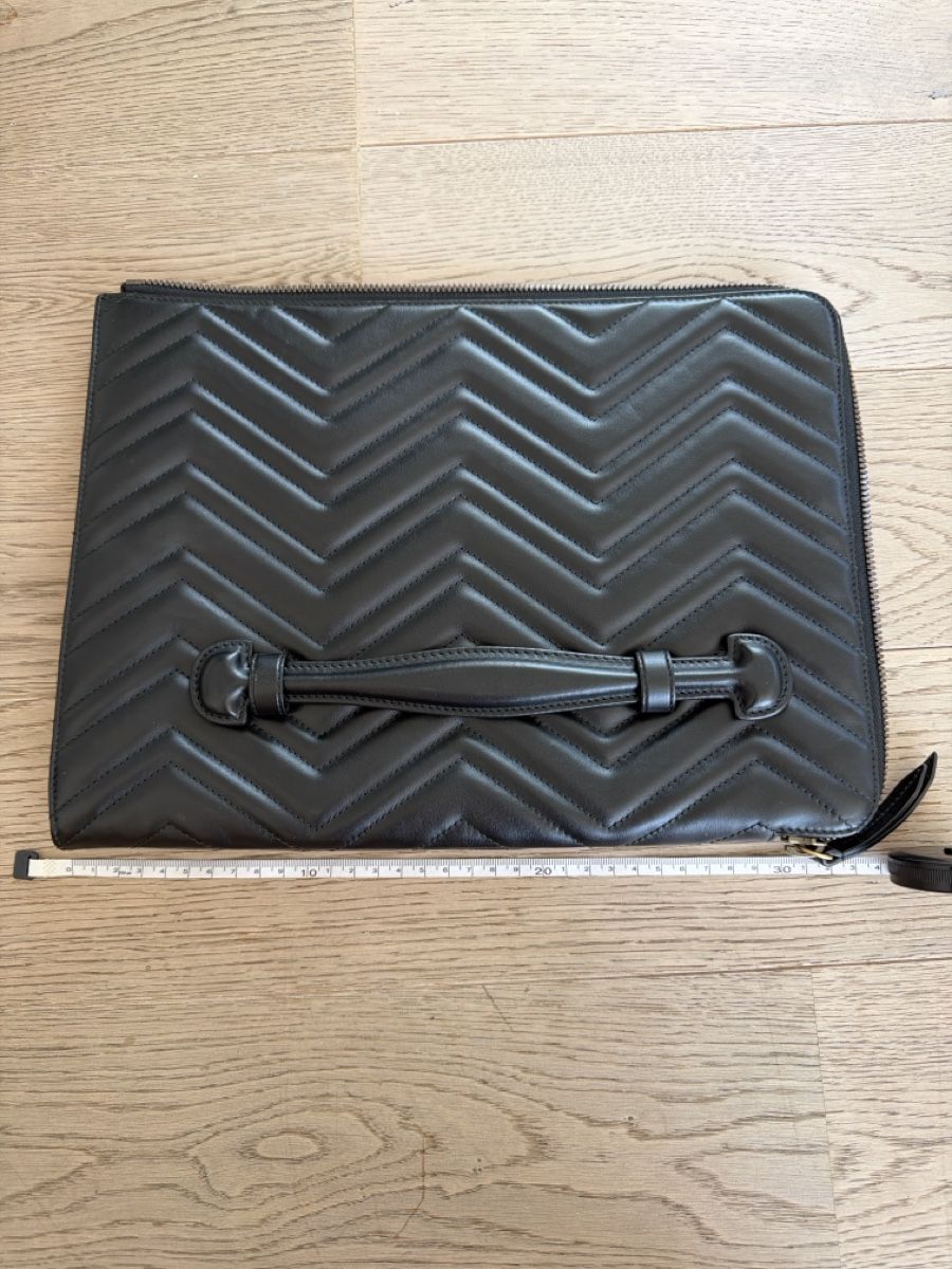 Gucci Valigie & Borse: Gucci GG Marmont Zip Document Case  – Usato da Liestal venduto da amaroque 1