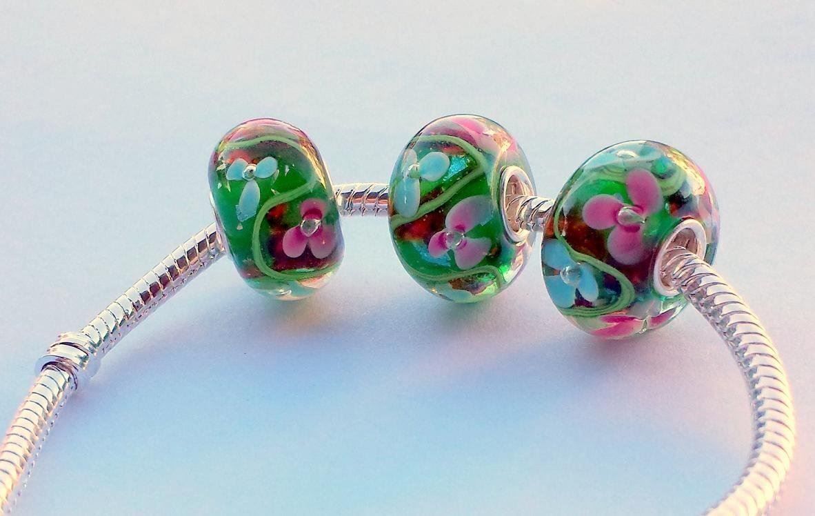 Perle (finte): LAMPWORK GRÜNE GLASPERLE MIT BLUMEN – Nuovo (secondo la descrizione) da Langenthal venduto da flowersNbirds 4