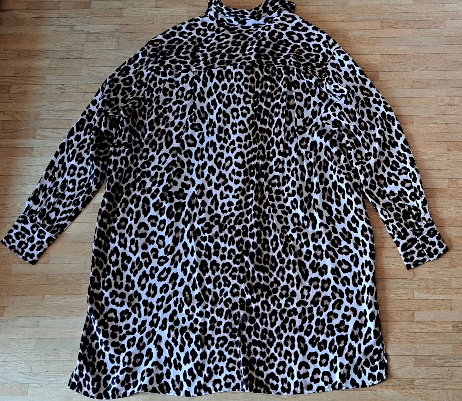 Vestiti: Robe à imprimé léopard – Nuovo (secondo la descrizione) da Le Mont-sur-Lausanne venduto da olatiu 5