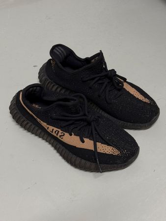 Adidas Yeezy Boost 350 V2 "Carbon" Gr. 39 1/3 - Top Zustand!