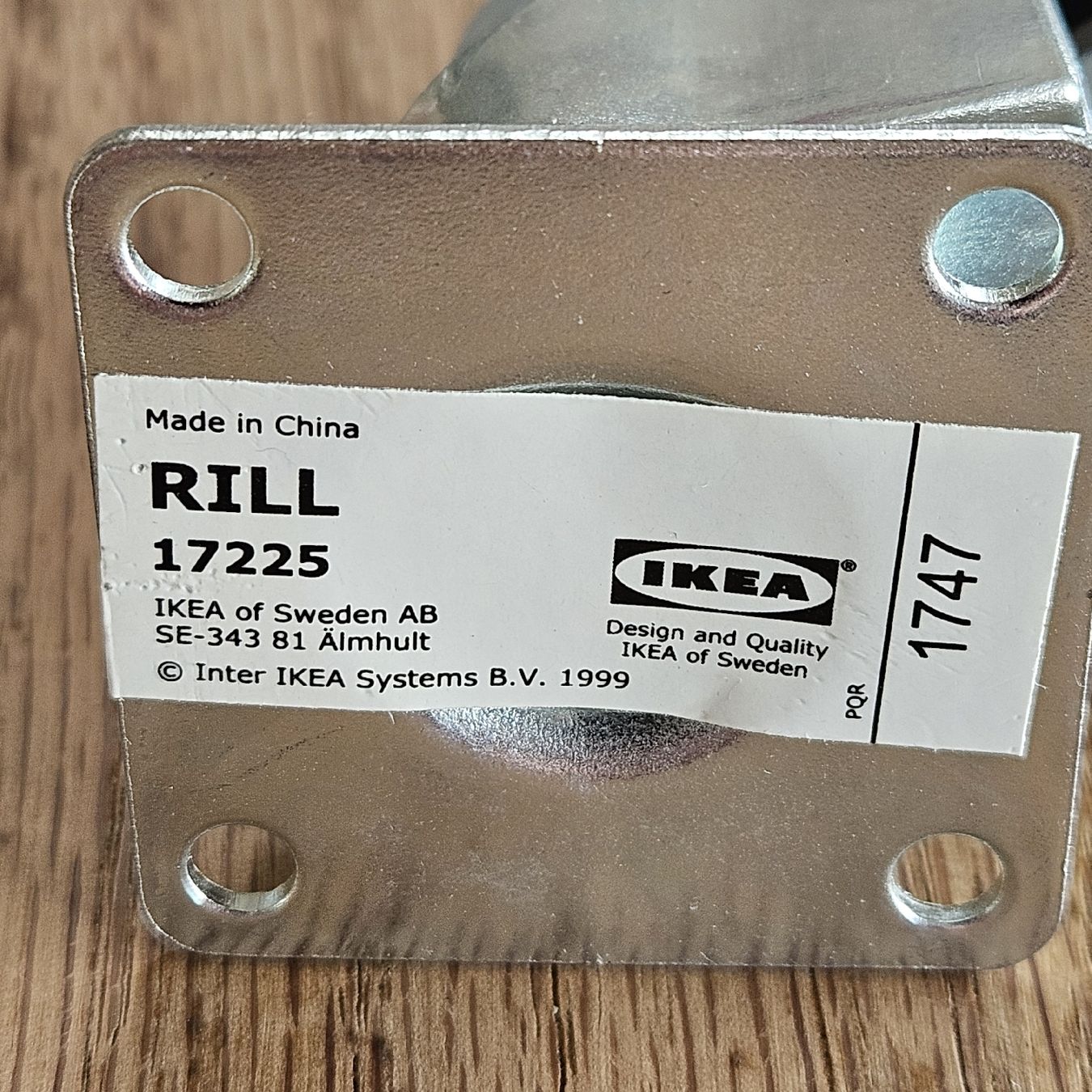 Ikea Autre stockage et transport: Ikea Möbelrollen 4er Set "Rill" – D'occasion à Wettingen par Christianv 6