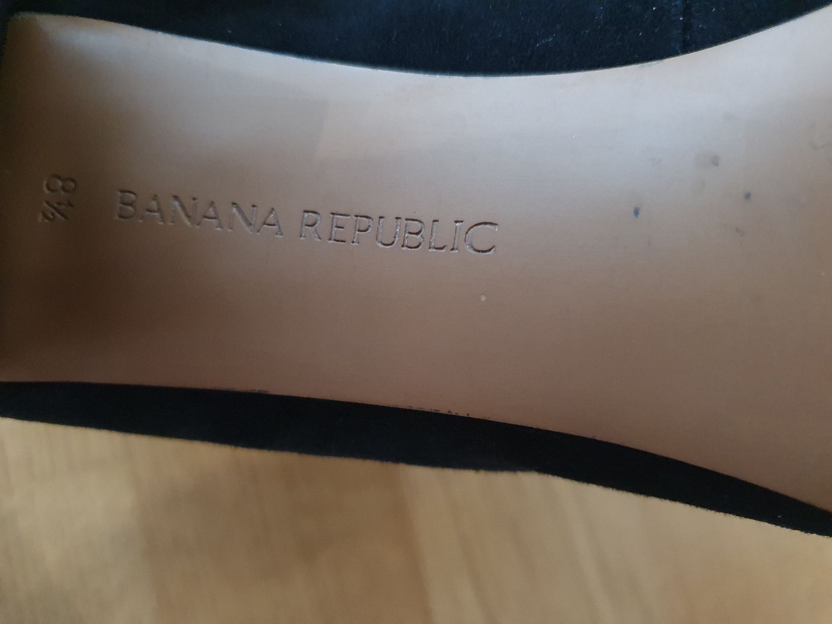Banana Republic Damenschuhe: Schöner Pump schwarz wildleder – Gebraucht aus Wettingen von __Dom__ 8