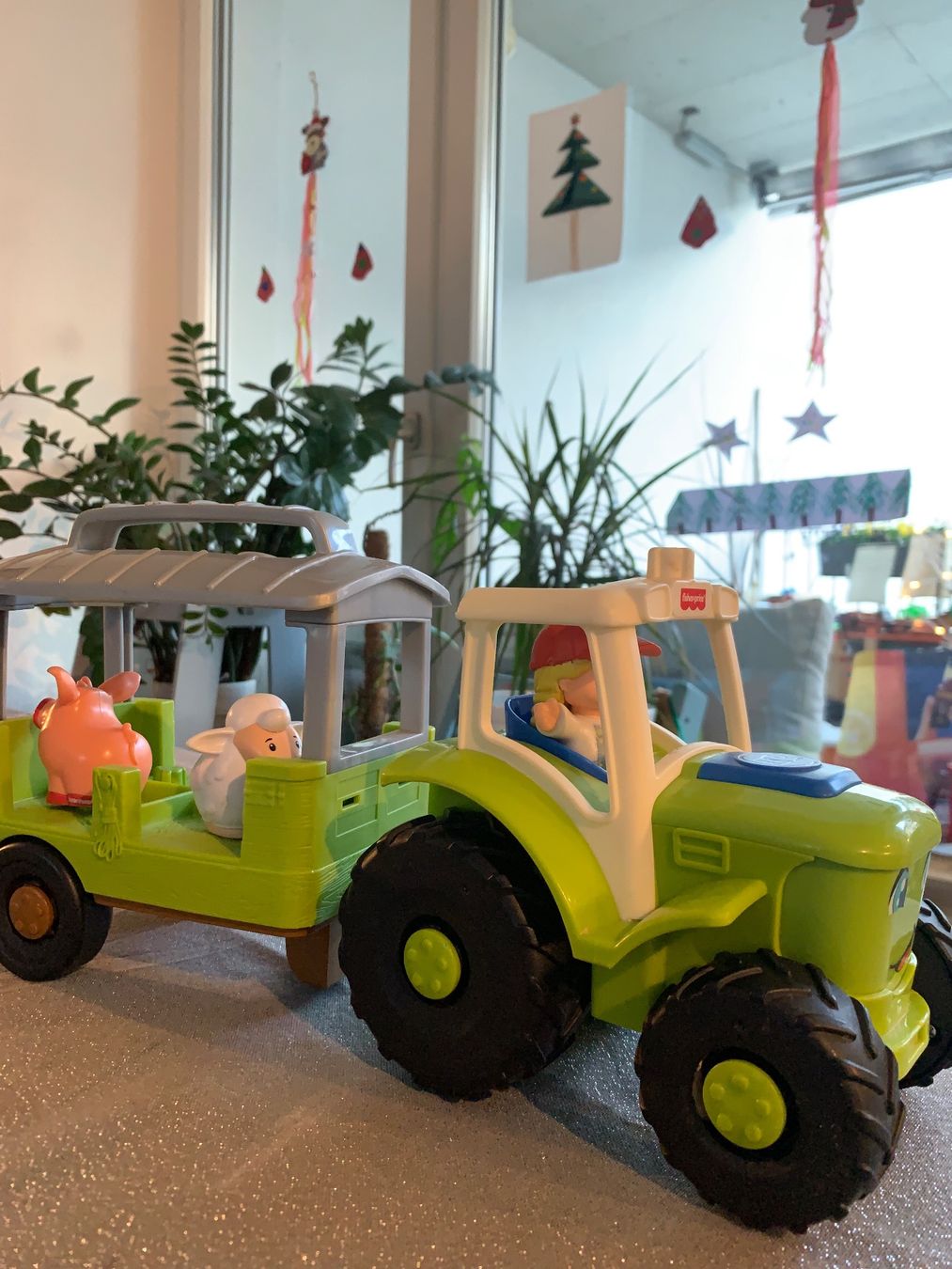 Fisher-Price Giocattoli: Fischer Preis Kleine Leute Traktor – Usato da Zürich venduto da JBLANUT 2