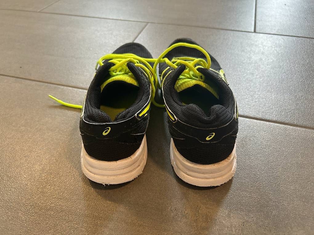 Herrenschuhe: Asics Laufschuhe Gr. 40 – Gebraucht aus Thalheim an der Thur von Iselisberger 3