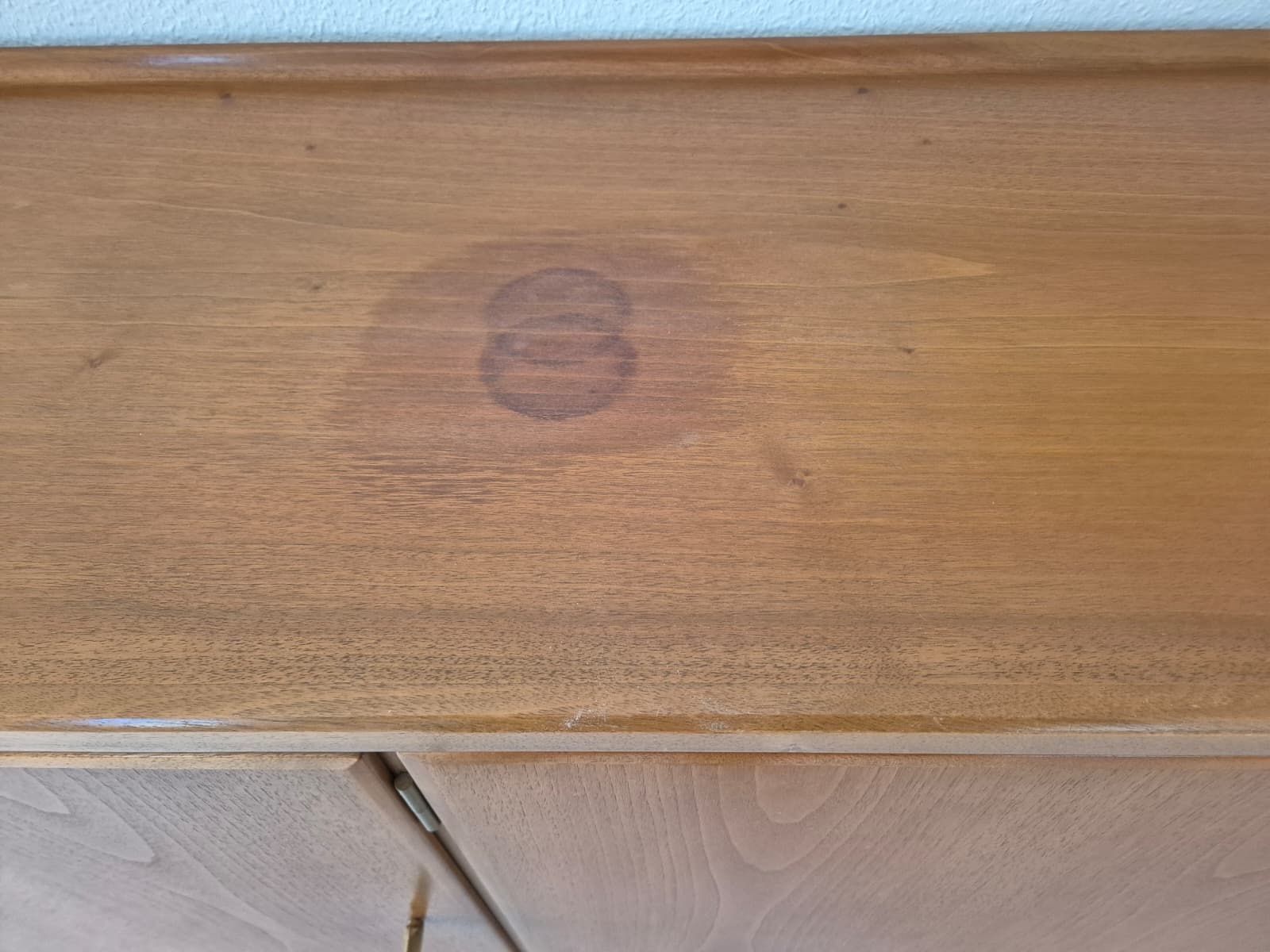 Credenze: Vintage Sideboard/Buffet, Nussbaum – Usato da Winterthur venduto da Sarafina66 2