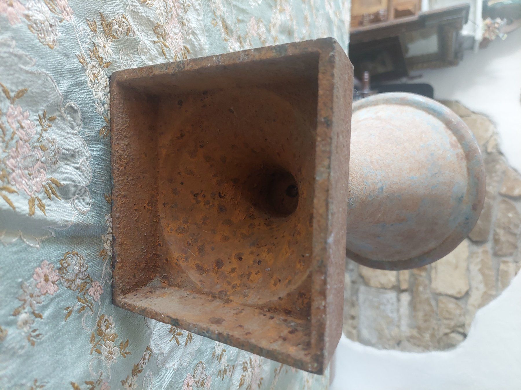 Vasi per fiori: Art Deco Gusseisen Amphore – Usato da Siblingen venduto da rantiques 1