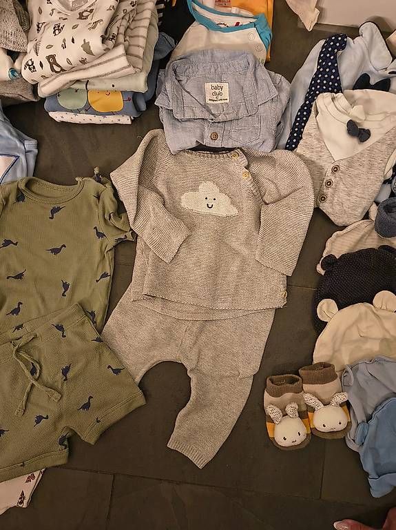 Lotti & Set di vestiti: Sehr grosses Kleiderpaket Grösse 62 – Usato da Näfels venduto da Carmii 4