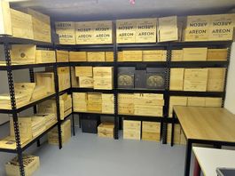 Weinkisten in verschiedenen Grössen + passende Deckel