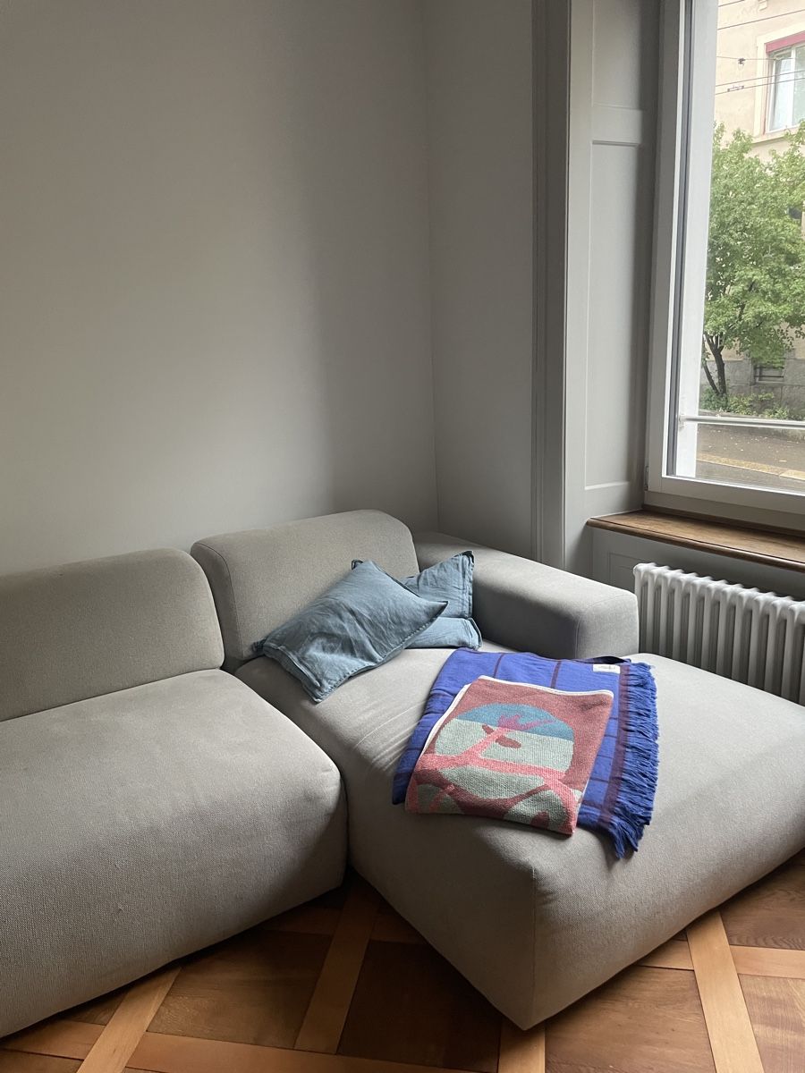 Sofas: Ecksofa Lichtgrau Bouclé - Pyllow – D'occasion à Zürich par LiviaMariaC 1