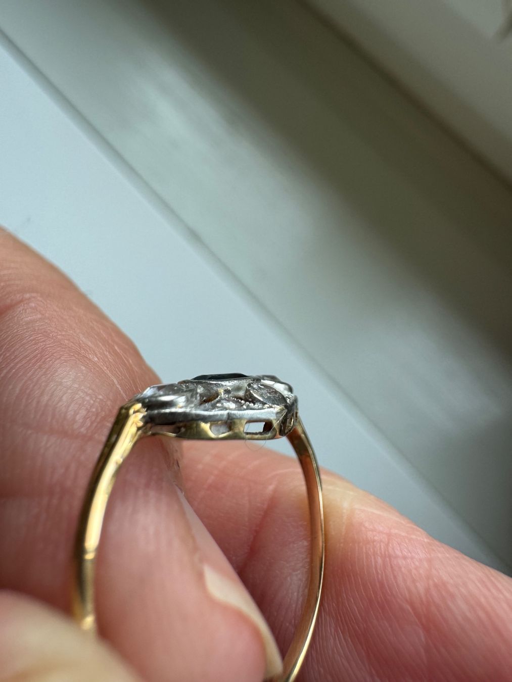 Anelli: Antiker Ring mit Saphir und Diamanten – Usato da Zürich venduto da nad_8tc8 4