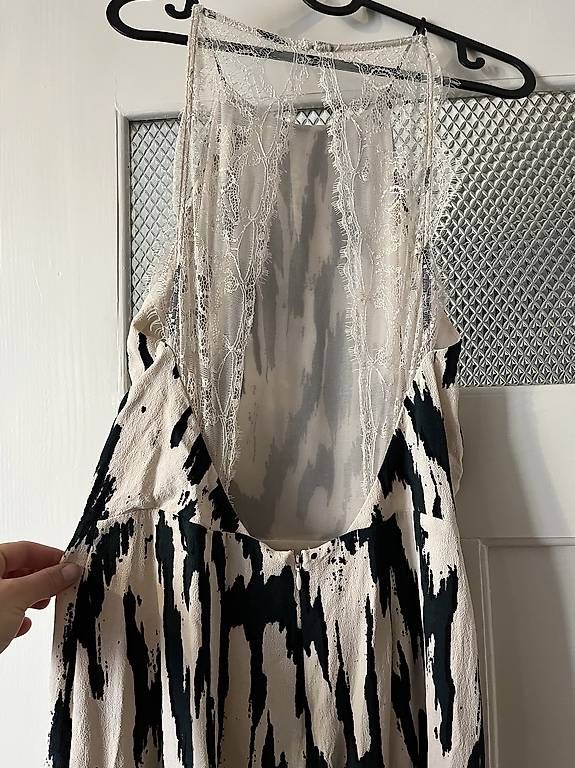 Samsøe Samsøe Vestiti: Kurzes Kleid Samsoe Samsoe, L, weiss gemustert – Usato da Zürich venduto da ialynn 3