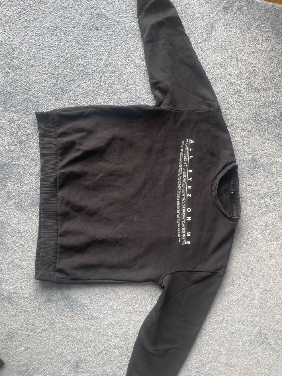 Pullover & Sweatshirts: Pullover schwarz Tupac Grösse L guter Zustand – Neu (gemäss Beschreibung) aus Dachsen von Neil.s1