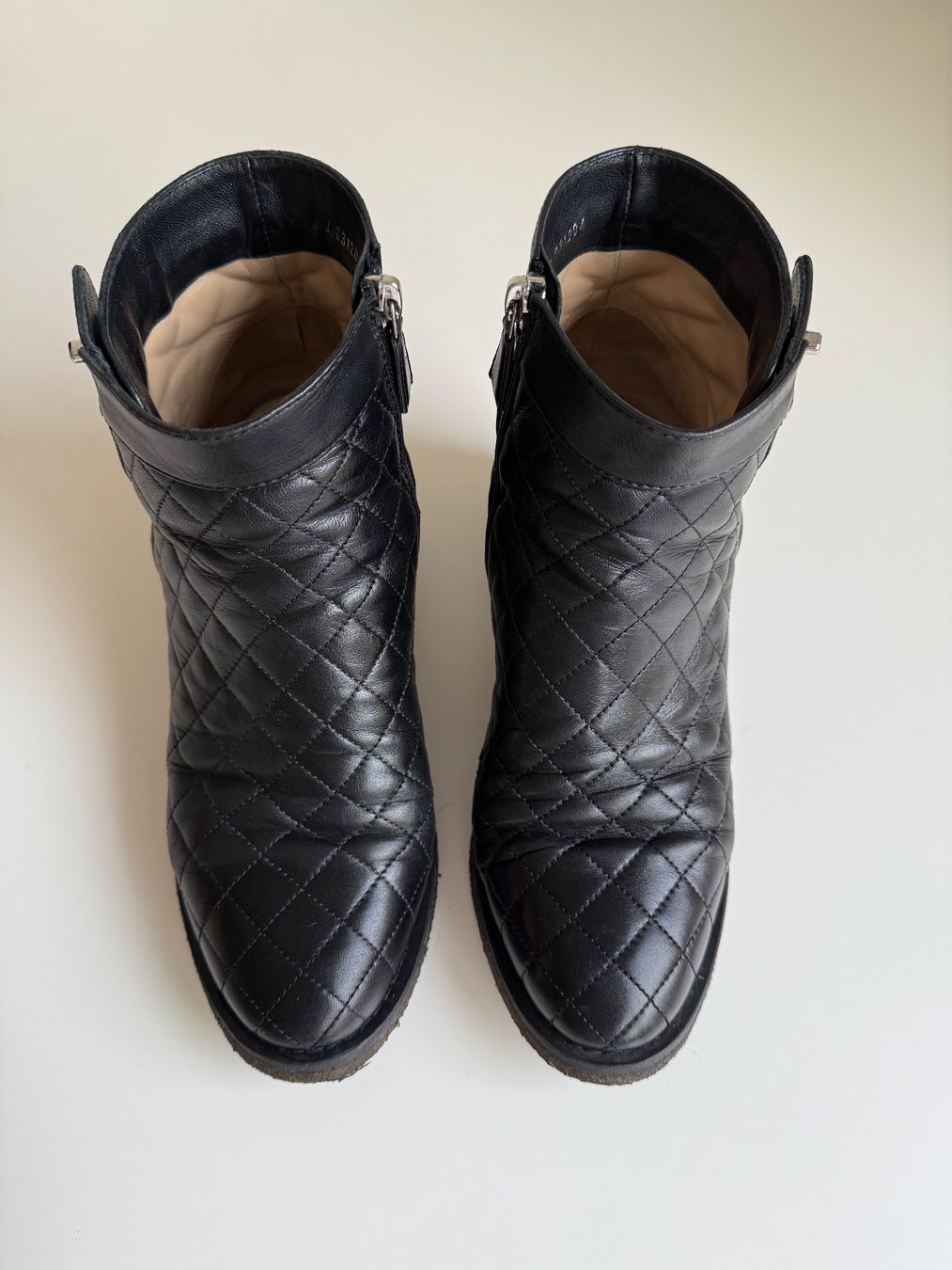 Chanel Scarpe da donna: Chanel Stiefeletten – Usato da Winterthur venduto da 19.19 2