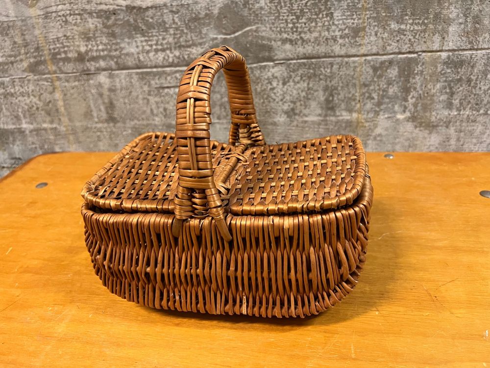 Panier osier vintage d'occasion - Décoration
