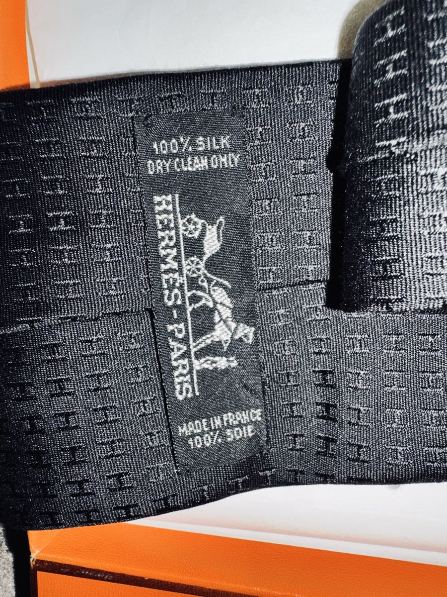 Hermès Cravatte: Hermès - Silk Tie - Monogram – Nuovo (secondo la descrizione) da Collonge-Bellerive venduto da alejan_0984 1