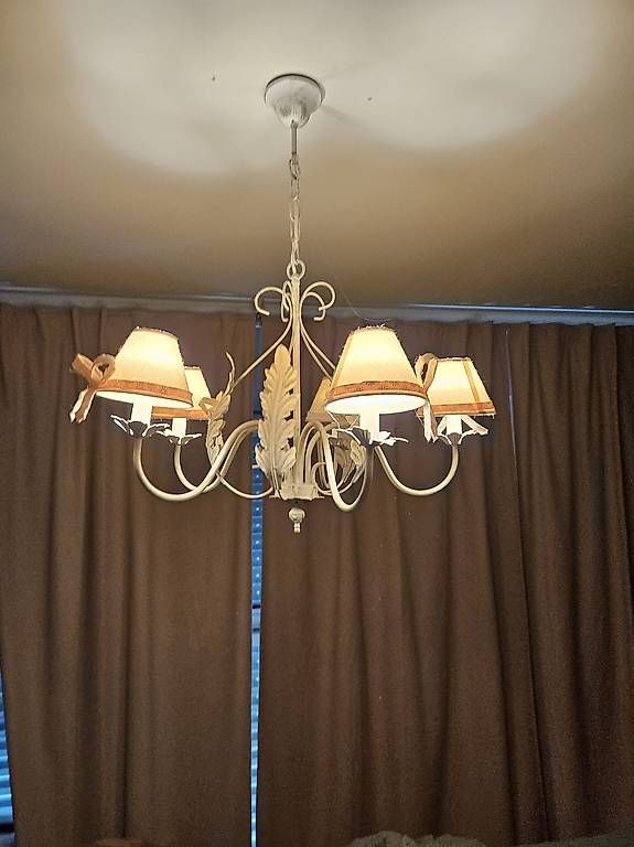 Lampade: A vendre plusieures Lampes  – Usato da Collombey venduto da rubrub 1