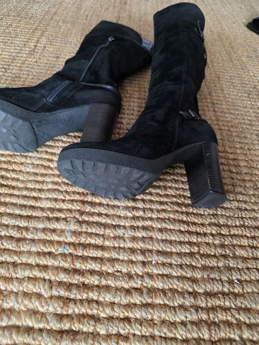 Scarpe da donna: Stivali alti neri in camoscio, 37 – Usato da Massagno venduto da let_6pgs 1