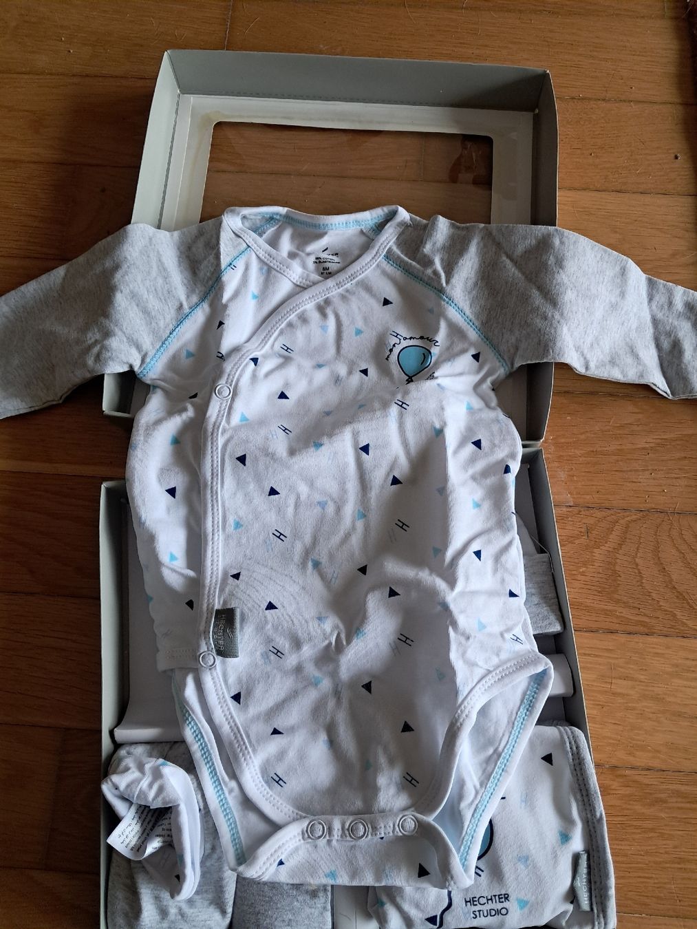 Lotti & Set di vestiti: Ensemble bebe 6 mois Hechter Studio – Nuovo e nell'imballaggio originale da Neuchâtel venduto da ffj_fg7j 1