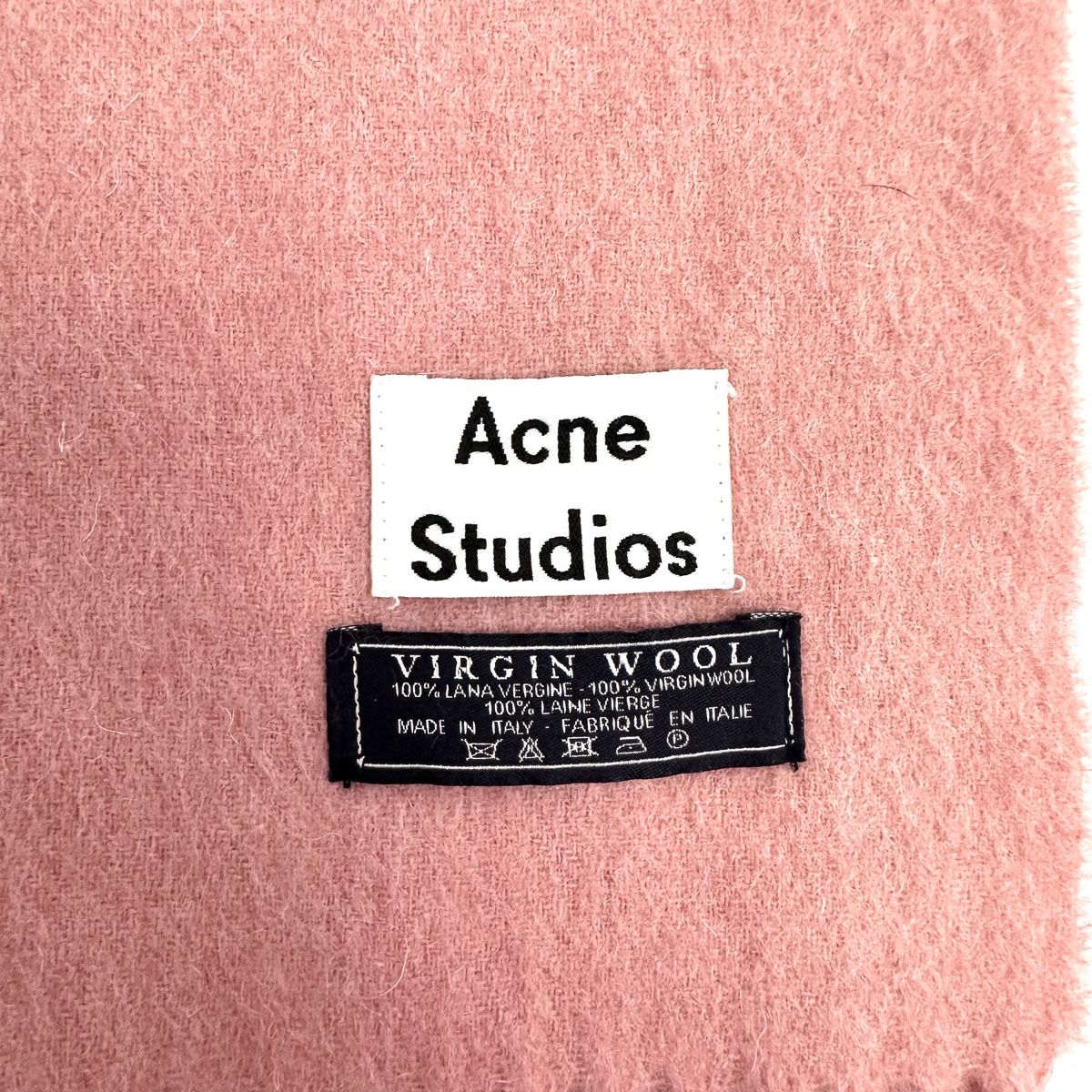 Acne Studios Foulards, Tücher & Schals: Acne Studios Schal aus Wolle – Neu (gemäss Beschreibung) aus La Tour-de-Peilz von Sezanette_and_Cie 1
