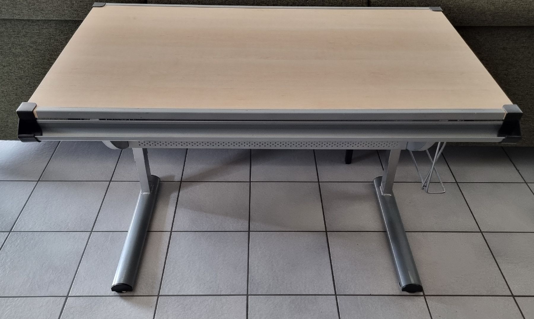 Scrivanie: Bureau inclinable – Usato da Biel/Bienne venduto da zombie78