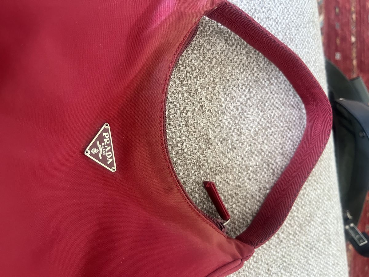 Prada Borse da donna: Prada Min Hobo Bag, Re-Edition 2000  – Usato da Basel venduto da noe_k52t 5