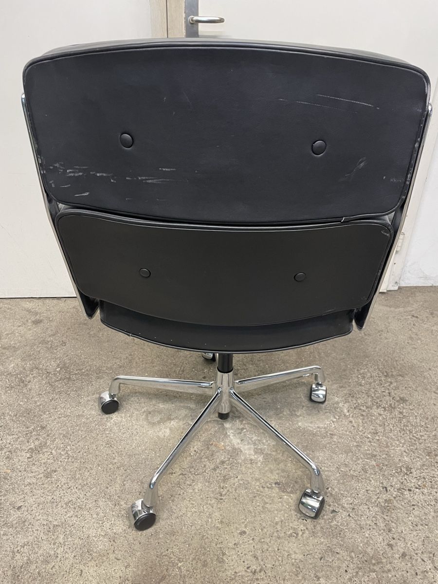 Eames Fauteuils: Vitra Eames Lobby Chair ES 104  – D'occasion à Basel par M.Secondhand 3