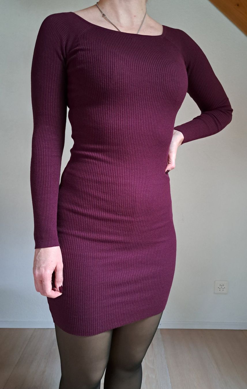 Kleider: Bordeaux Strickkleid – Gebraucht aus Reutigen von IrisFashion