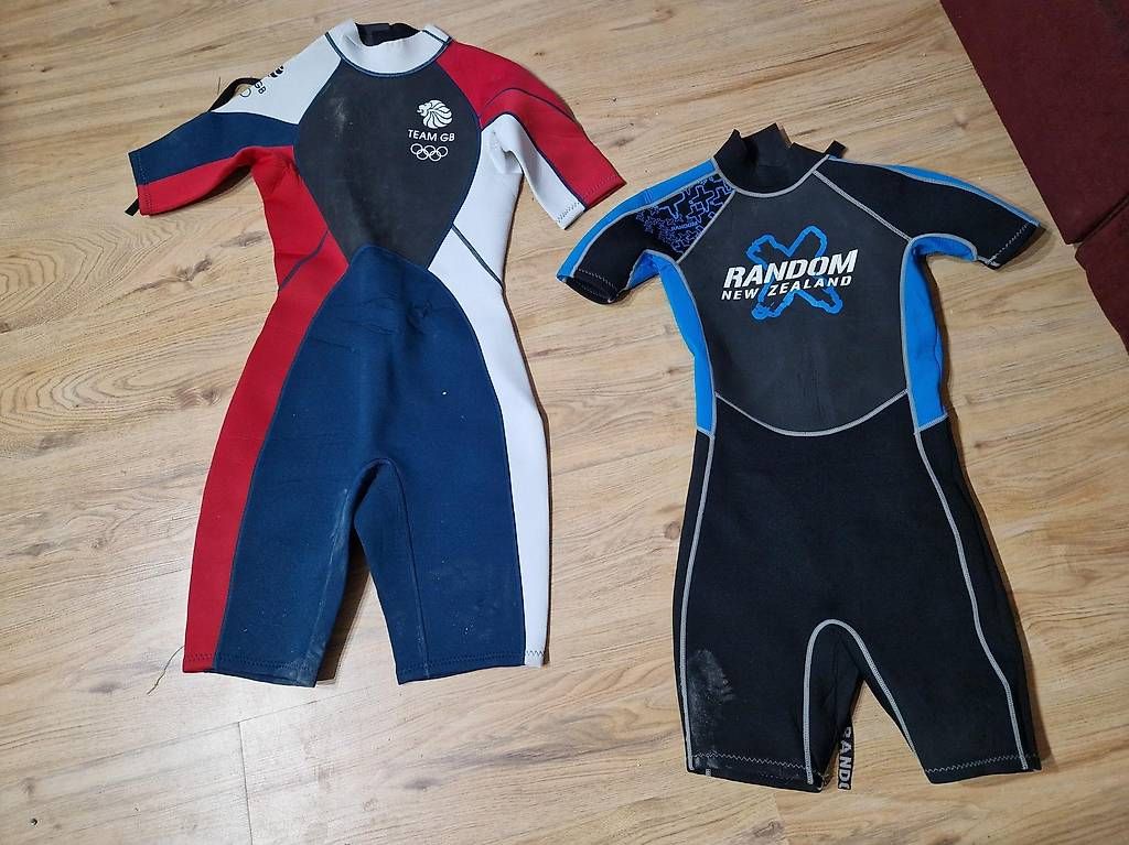 Combinaisons de plongée: Combinaisons  junior – Neuf avec emballage d'origine à Genthod par sol_pl8m