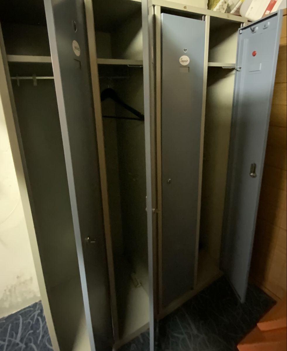 Garderobe: Garderobeschrank grau – Gebraucht aus Kerzers von Donegal-Kerzers 3