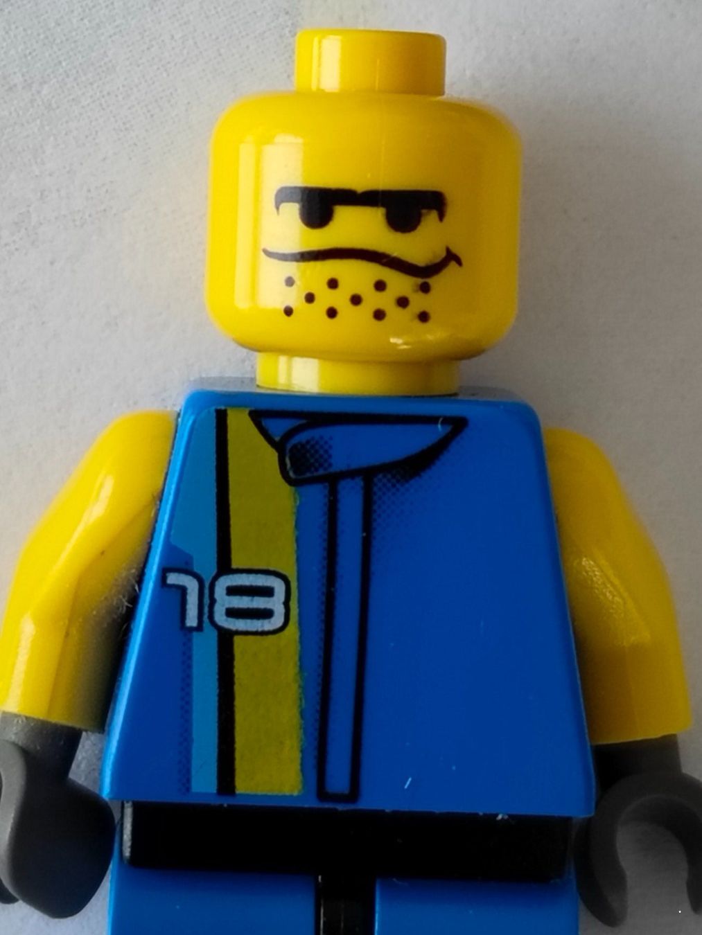 Lego Kit di costruzioni: Legofigurenteile rac007	 Racer Driver, Nitro   /E03 – Usato da St. Gallen venduto da Bisaknosp 4